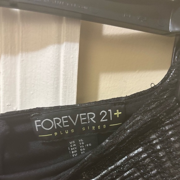 Forever 21 Black Textured Sleeveless Mini Dress with Side Cutouts - Picture 4 of 5